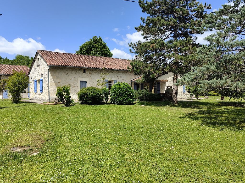 Maison de caractère PAUSSAC ET ST VIVIEN (24310) IMMOBILIER DU PERIGORD